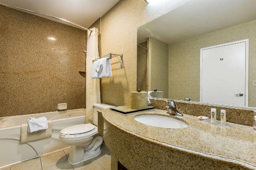 Quality Inn Near China Lake Naval Station - image 8