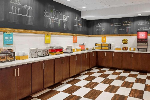 Hampton Inn & Suites Ridgecrest - image 5
