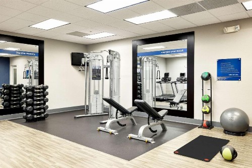 Hampton Inn & Suites Ridgecrest - image 8