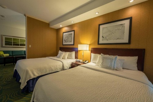 SpringHill Suites Ridgecrest - image 18