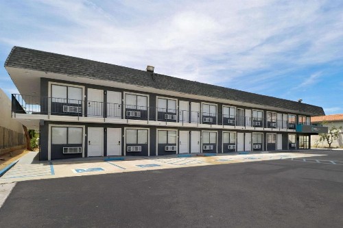 Travelodge by Wyndham Ridgecrest - image 13