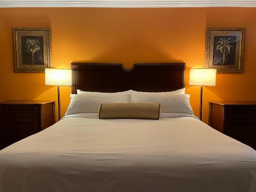 Oasis Inn & Suites