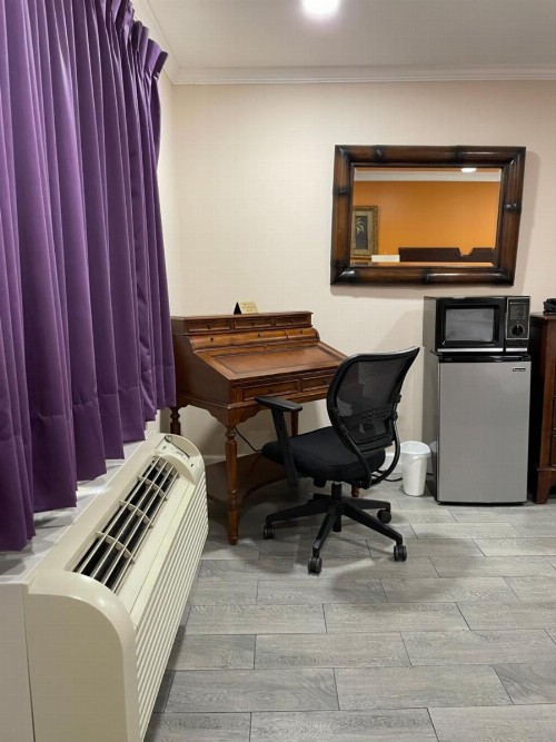 Oasis Inn & Suites - image 10