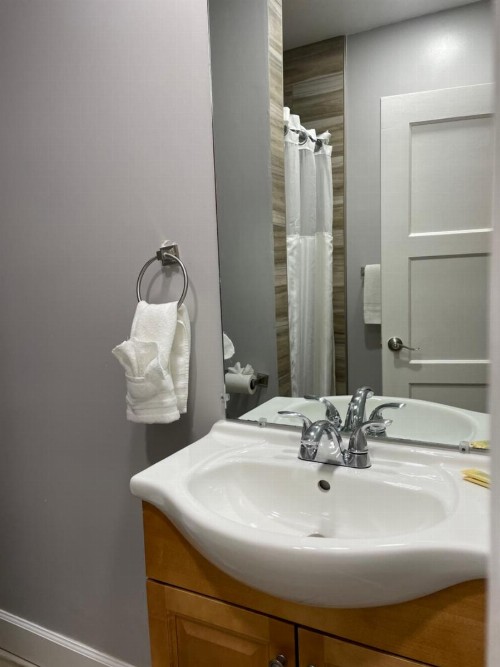 Oasis Inn & Suites - image 19