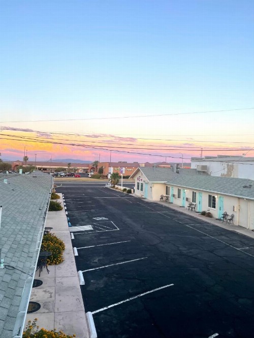 Oasis Inn & Suites - image 38