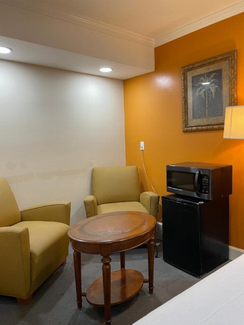 Oasis Inn & Suites - image 41