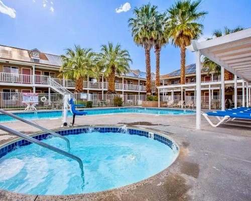 Clarion Inn Ridgecrest - image 22