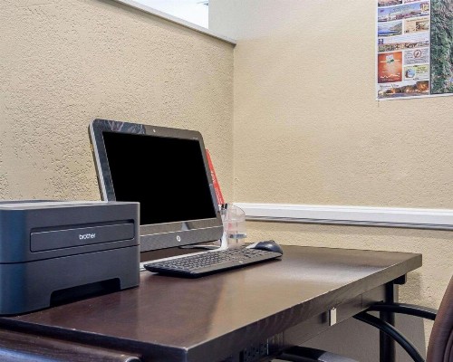 Clarion Inn Ridgecrest - image 33