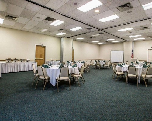 Clarion Inn Ridgecrest - image 34