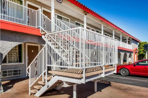 OYO Hotel Europa Ridgecrest CA - W Upjohn Ave - image 2