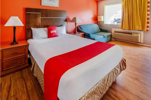OYO Hotel Europa Ridgecrest CA - W Upjohn Ave - image 9