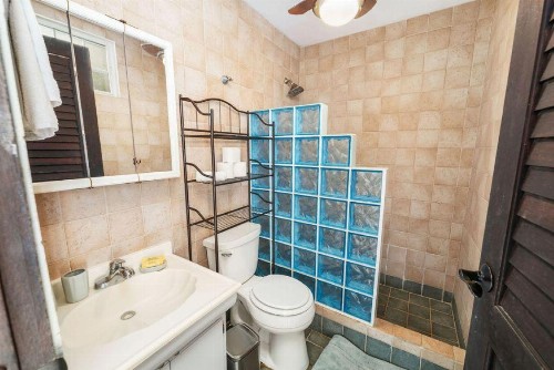 Two bedroom villa Penthouse rooftop terrace steps from Sandy Beach PRV 301Sandy Beach and the west - image 10