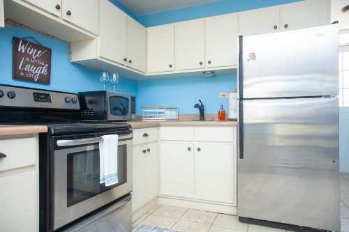 Two bedroom villa Penthouse rooftop terrace steps from Sandy Beach PRV 301Sandy Beach and the west - image 23