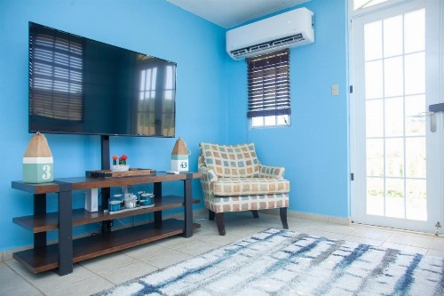 Two bedroom villa Penthouse rooftop terrace steps from Sandy Beach PRV 301Sandy Beach and the west - image 26