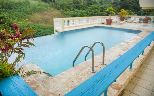 Two bedroom villa Penthouse rooftop terrace steps from Sandy Beach PRV 301Sandy Beach and the west - image 27
