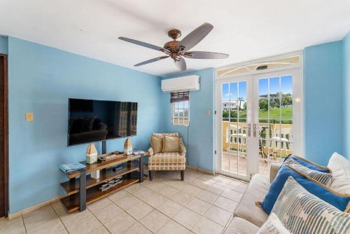 Two bedroom villa Penthouse rooftop terrace steps from Sandy Beach PRV 301Sandy Beach and the west - image 6