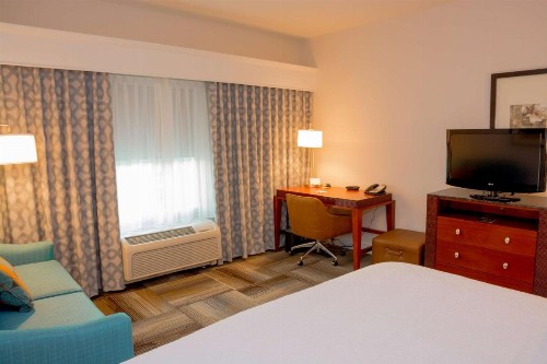 Hampton Inn & Suites Riverside/Corona East - image 12