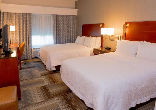 Hampton Inn & Suites Riverside/Corona East - image 17