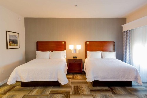 Hampton Inn & Suites Riverside/Corona East - image 18