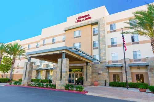 Hampton Inn & Suites Riverside/Corona East - image 2