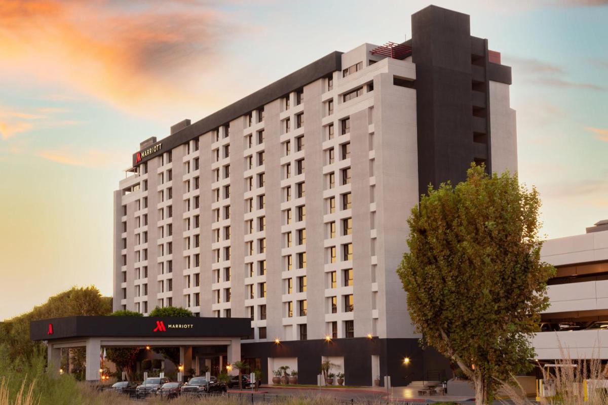 Marriott Riverside at the Convention Center - image 2