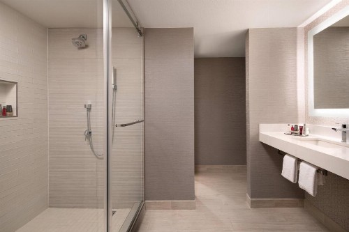 Marriott Riverside at the Convention Center - image 22