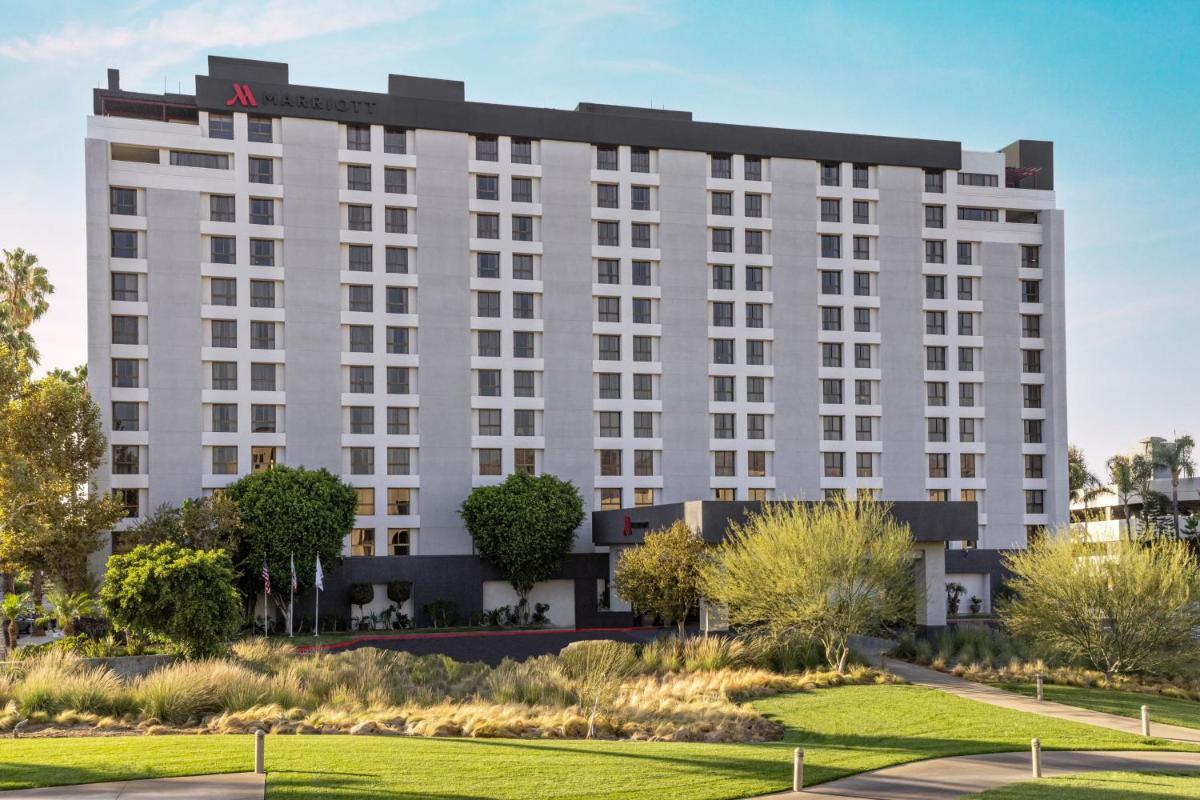 Marriott Riverside at the Convention Center - image 3