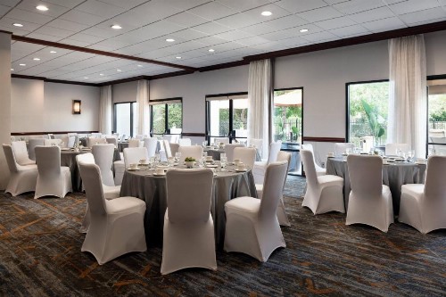 Marriott Riverside at the Convention Center - image 47