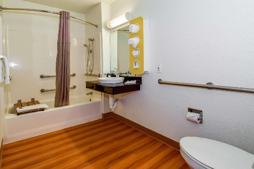 Motel 6-Riverside CA - South - image 3