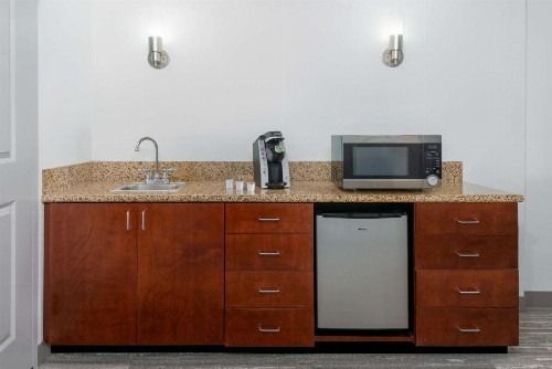 Hilton Garden Inn Tampa Riverview Brandon - image 18