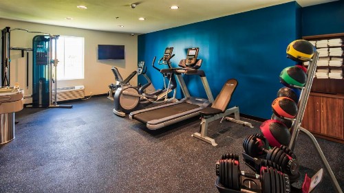 Uptown Suites Extended Stay Tampa FL- Riverview - image 2