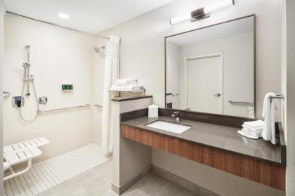 Fairfield Inn & Suites Tampa Riverview - image 11
