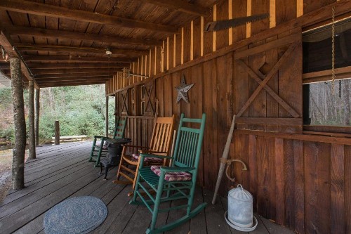 The Hemlock Hide Away - image 10