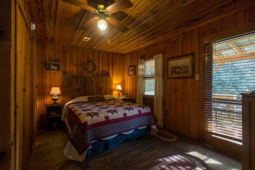 The Hemlock Hide Away - image 2
