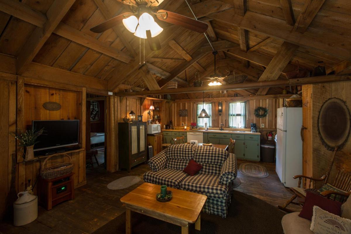 The Hemlock Hide Away - image 4