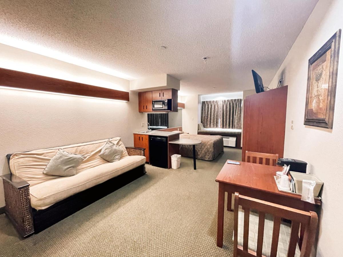 Microtel Inn & Suites By Wyndham Tunica Resorts - image 5