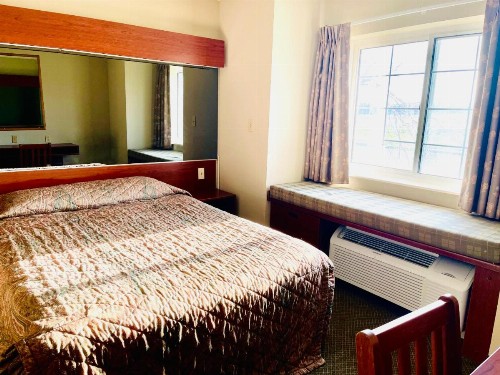 Microtel Inn & Suites By Wyndham Tunica Resorts - image 6