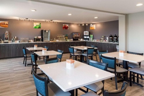 Quality Inn - image 5