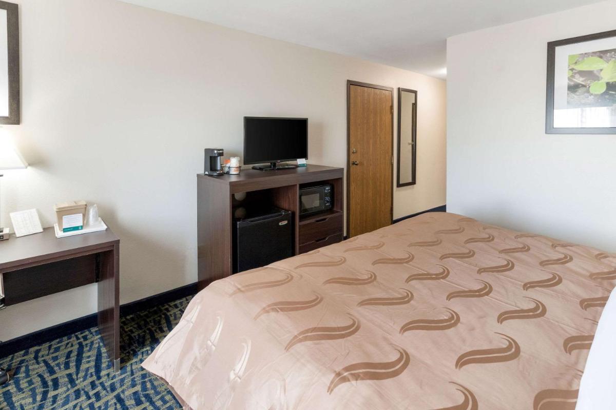 Quality Inn - image 6