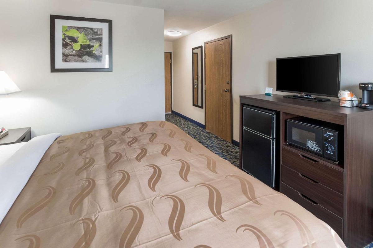 Quality Inn - image 7