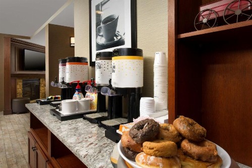 Hampton Inn Rochester Greece - image 3
