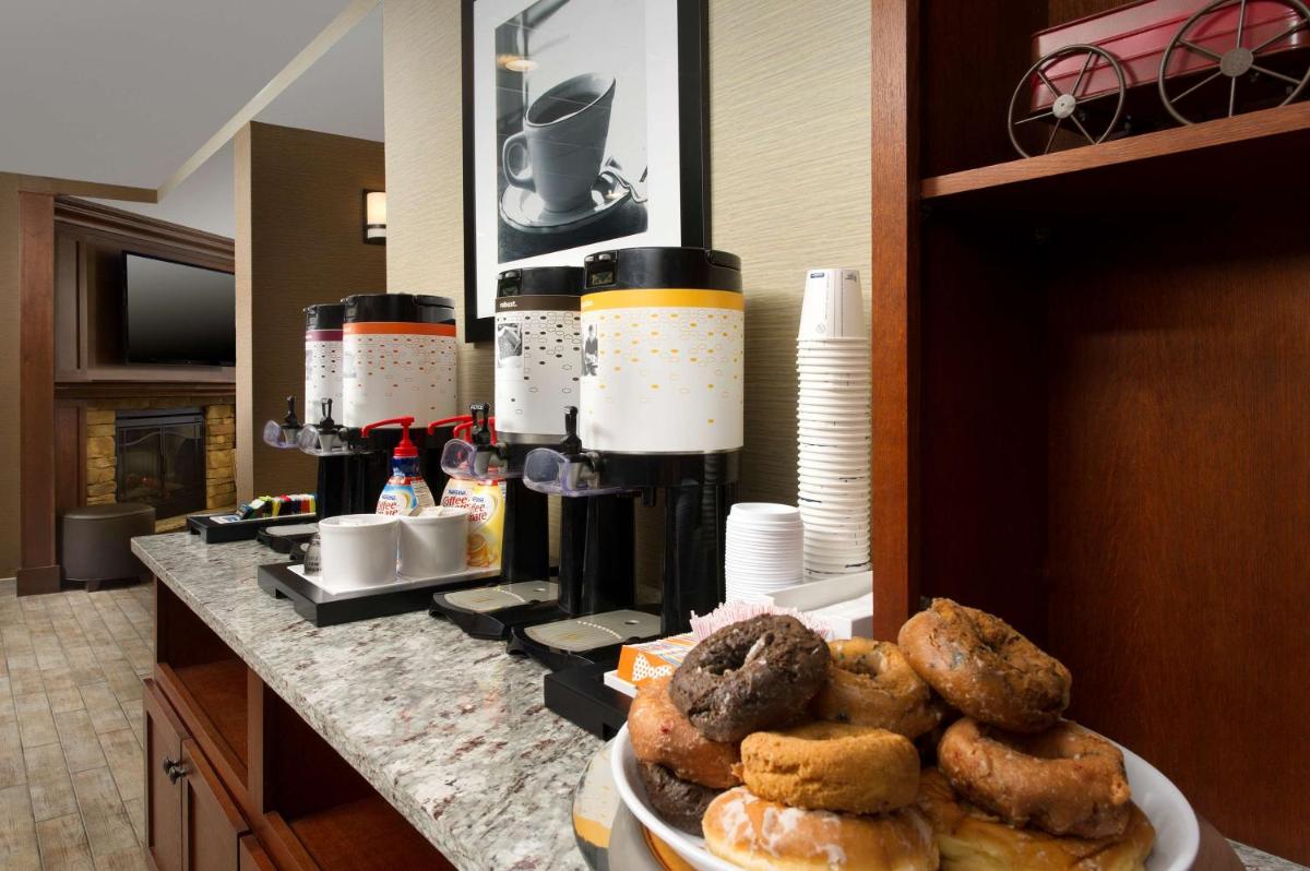Hampton Inn Rochester Greece - image 3
