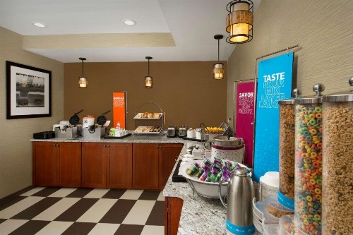 Hampton Inn Rochester Greece - image 9
