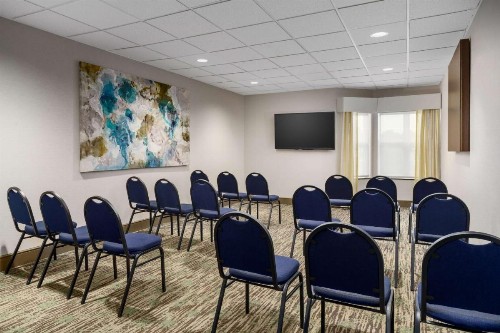 Homewood Suites Rochester-Henrietta - image 9