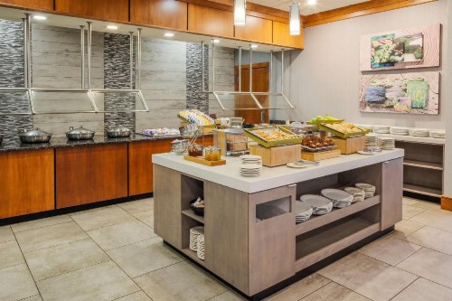 DoubleTree by Hilton Rochester - image 14