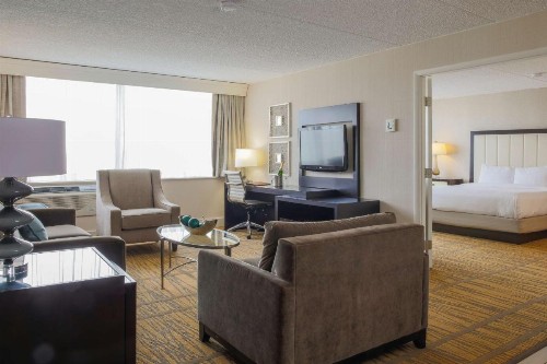 DoubleTree by Hilton Rochester - image 17