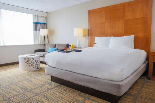 DoubleTree by Hilton Rochester - image 19