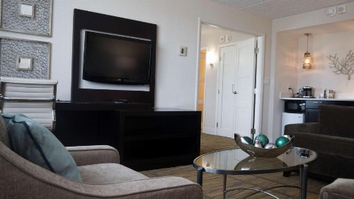 DoubleTree by Hilton Rochester - image 20