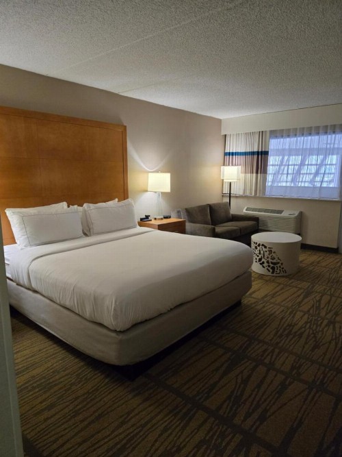 DoubleTree by Hilton Rochester - image 35