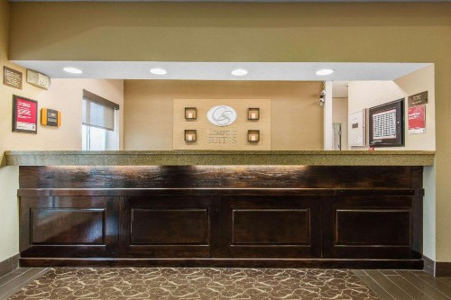 Comfort Suites Rochester - image 22